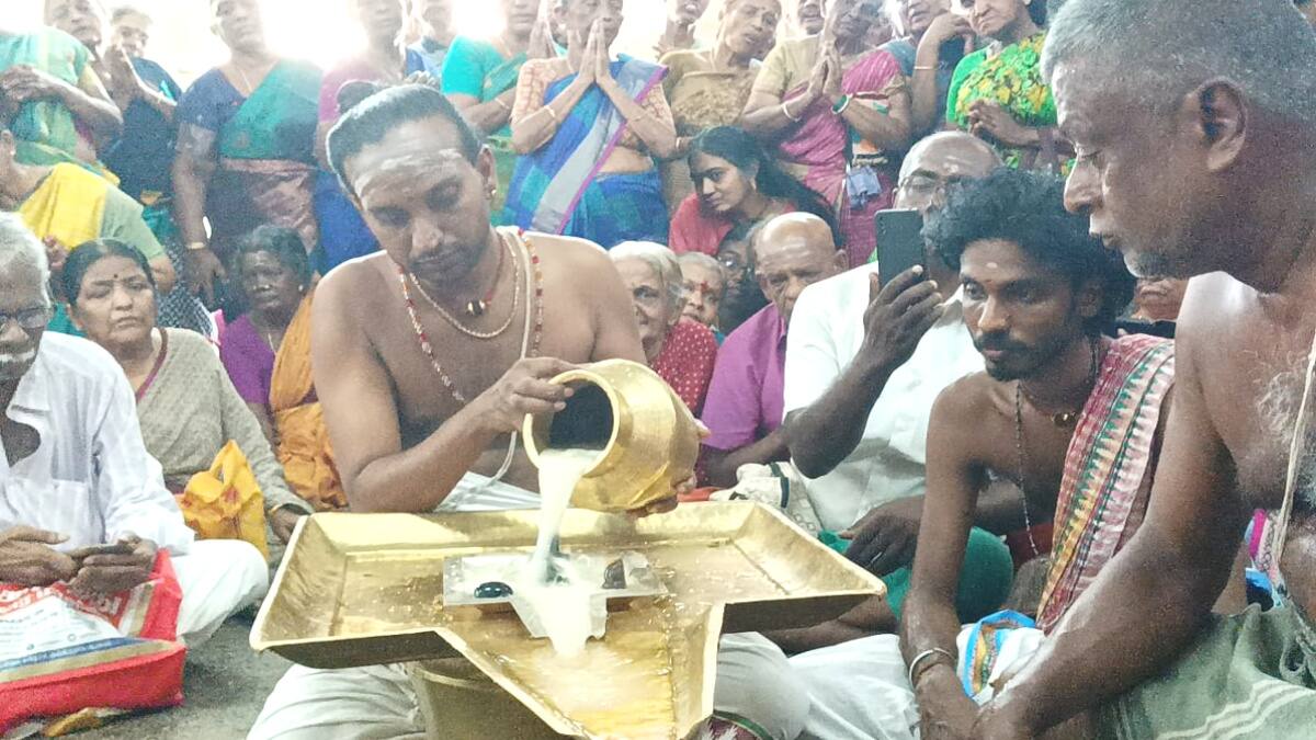 பட்டினத்தார் குருபூஜை: வாழ்க்கையின் உண்மை உணர்த்திய சிவபெருமான்! திருவெண்காட்டில் நடைபெற்ற ஐதீக நிகழ்வு..!