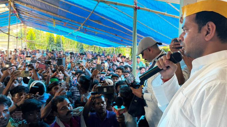 Tej Pratap Yadav Attacks RJD MLA Mukesh Roshan Also Challenged to Tejashwi Yadav लालू परिवार में चुनावी महाभारत शुरू! तेज प्रताप ने तेजस्वी यादव को क्यों किया चैलेंज?