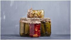 Tasty Pickles : సింపుల్​గా చేసుకోగలిగే ఊరగాయలు.. నేరుగా తింటే ఆరోగ్యానికి ఎన్ని లాభాలో