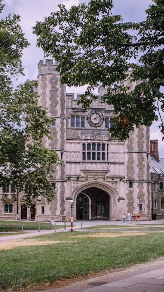 ये है DU का सबसे पुराना कॉलेज?