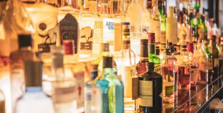 ਰਿਪੋਰਟ ਵਿੱਚ ਕਿਹਾ ਗਿਆ ਹੈ ਕਿ ਛੱਤੀਸਗੜ੍ਹ ਉਨ੍ਹਾਂ ਰਾਜਾਂ ਵਿੱਚੋਂ ਇੱਕ ਹੈ ਜਿੱਥੇ ਸ਼ਰਾਬ ਦੀ ਸਭ ਤੋਂ ਵੱਧ ਖਪਤ ਹੁੰਦੀ ਹੈ। ਇੱਥੇ, ਕੁੱਲ ਆਬਾਦੀ ਦਾ ਲਗਭਗ 35.6% ਸ਼ਰਾਬ ਪੀਂਦਾ ਹੈ।