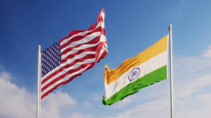भारत के प्रधानमंत्री लाल बहादुर शास्त्री ने इस धमकी का जवाब साफ शब्दों में दिया और कहा कि बंद कर दीजिए गेहूं देना. उन्होंने अमेरिका से साफ इनकार कर दिया और देशवासियों से सप्ताह में एक दिन उपवास रखने की अपील की. जय जवान, जय किसान