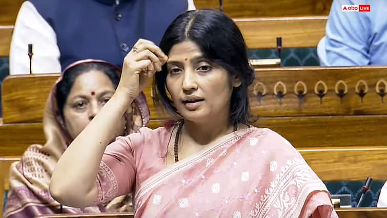 डिंपल यादव का चुनाव आयोग पर तीखा वार: 60 लाख वोटरों को हटाना लोकतंत्र पर हमला, मालेगांव फैसले पर भी उठाए सवाल Dimple Yadav questions election commission voter removal Malegaon case timing डिंपल यादव का चुनाव आयोग पर तीखा वार: 60 लाख वोटरों को हटाना लोकतंत्र पर हमला, मालेगांव फैसले पर भी उठाए सवाल