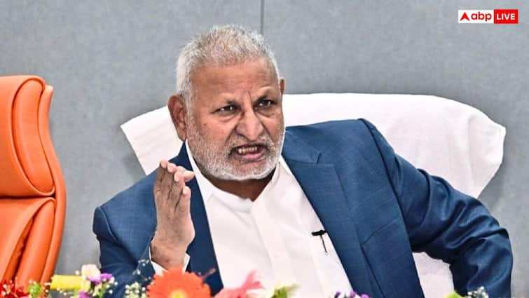 Maharashtra: ‘रमी गेम’ विवाद के बाद NCP के मंत्री माणिकराव कोकाटे से कृषि विभाग छिना, अब मिला ये मंत्रालय Maharashtra minister Manikrao Kokate removed from agriculture ministry following rummy Maharashtra: ‘रमी गेम’ विवाद के बाद NCP के मंत्री माणिकराव कोकाटे से कृषि विभाग छिना, अब मिला ये मंत्रालय