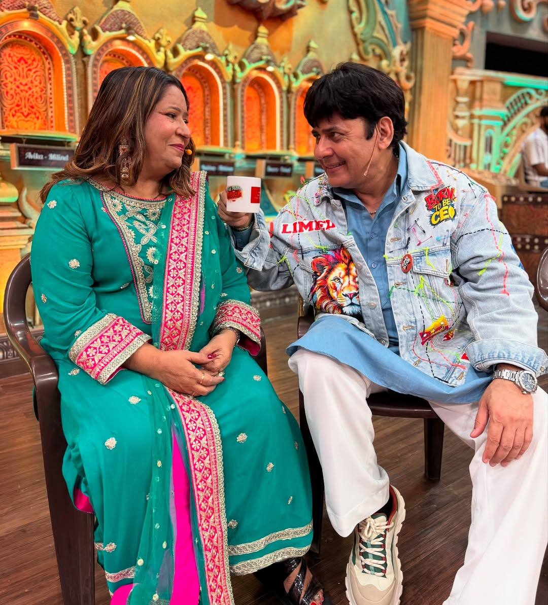 TV's famous comedian Sudesh Lahiri is also part of the show. Those who will be seen doing sweet tips with his wife Mamta Lahiri.