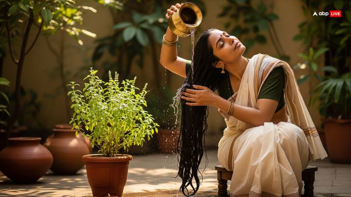 रविवार और गुरुवार के दिन भी बाल धोने से बचना चाहिए. इस दिन बाल धोने से आपके खर्चें बढ़ते हैं. इसके साथ ही अनावश्यक मेहनत भी करनी पड़ती है.