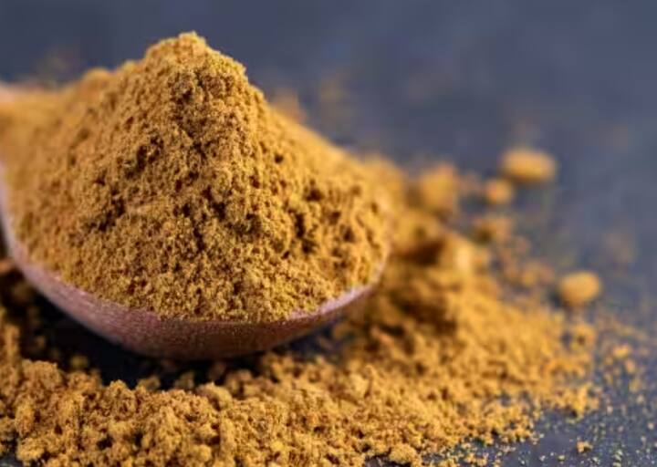 ਤ੍ਰਿਫਲਾ ਪਾਣੀ ਨਾਲ ਕੁਰਲਾ ਕਰੋ: ਤ੍ਰਿਫਲਾ ਪਾਊਡਰ ਨੂੰ ਪਾਣੀ ਵਿੱਚ ਉਬਾਲ ਕੇ ਠੰਡਾ ਹੋਣ 'ਤੇ ਇਸ ਨਾਲ ਕੁਰਲੀ ਕਰੋ। ਇਸ ਦੇ ਐਂਟੀਸੈਪਟਿਕ ਗੁਣ ਮੂੰਹ ਦੇ ਛਾਲਿਆਂ ਨੂੰ ਜਲਦੀ ਠੀਕ ਕਰਨ ਵਿੱਚ ਮਦਦ ਕਰਦੇ ਹਨ।