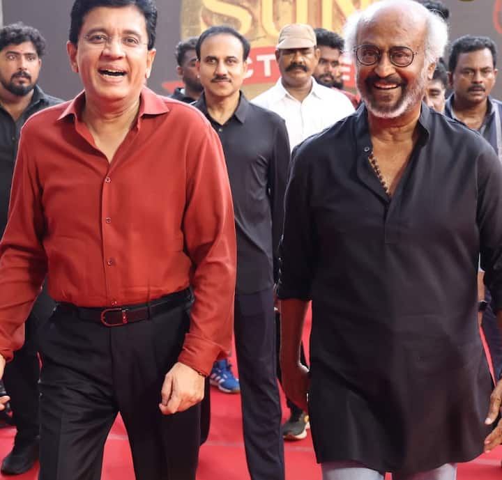 సూపర్ స్టార్ రజనీకాంత్ హీరోగా లోకేష్ కనగరాజ్ దర్శకత్వం వహించిన ఫిల్మ్ 'కూలీ'. ఆగస్టు 14న థియేటర్లలోకి సినిమా రానుంది. ఈ రోజు (ఆగస్టు 2న) చెన్నైలో ట్రైలర్ లాంచ్ జరిగింది. అందులో స్టార్స్ సందడి చేశారు. ఆ ఫోటోలు చూడండి. (Image Courtesy: Sunpictures / Instagram)