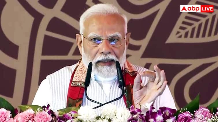 आगे बढ़ रहा हिंदुस्तान… दुनिया की तीसरी सबसे बड़ी इकोनॉमी बनने की राह पर भारत आगे बढ़ रहा हिंदुस्तान… दुनिया की तीसरी सबसे बड़ी इकोनॉमी बनने की राह पर भारत
