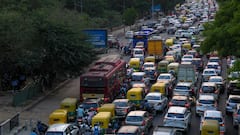 Heavy Rain Lashes Delhi-NCR, Early Office-Goers Report Traffic Chaos
