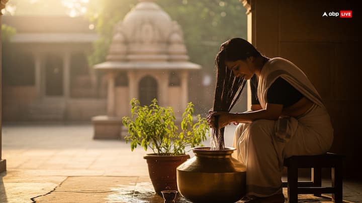 ज्योतिष शास्त्र के अनुसार मंगलवार और शनिवार को बाल धोने से बचना चाहिए. इस दिन बाल धोने से रिश्ते में दूरियां, कलह-क्लेश और दुर्भाग्य आपकी ओर आकर्षित होता है.