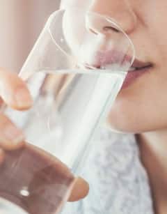 दररोज किती पाणी प्यावे? शरीर प्रकारानुसार मार्गदर्शन