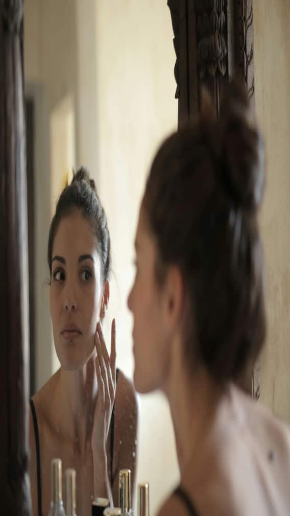 कैसे हटा सकते हैं स्किन की झुर्रियां?