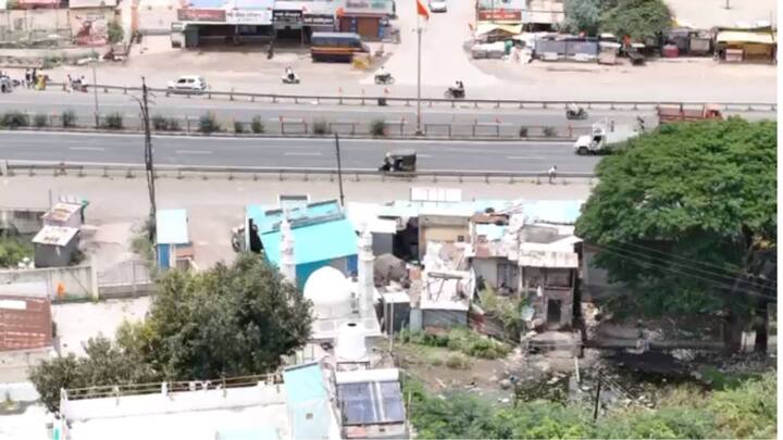 तसेच पुढील आदेश येईपर्यंत यवत गावात जमावबंदी आदेश लागू करण्यात आले आहेत. शाळांना देखील सुट्टी देण्यात आली आहे. तसेच बाजार पेठ बंद ठेवण्यात आली आहे.