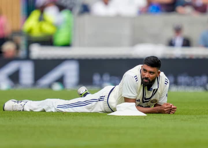 इस मैच के दौरान, सिराज भी एक व्यक्तिगत मील के पत्थर पर पहुंचे - हैरी ब्रूक के विकेट ने अंतर्राष्ट्रीय क्रिकेट में अपने 200 वें विकेट को चिह्नित किया, जो स्वरूपों में एक महत्वपूर्ण उपलब्धि है। यह लैंडमार्क भारत की गति बैटरी में एक महत्वपूर्ण व्यक्ति के रूप में उनके बढ़ते कद में जोड़ता है।