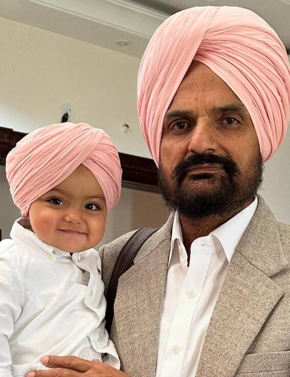 ਨਿੱਕੇ ਸਿੱਧੂ ਨੂੰ ਲੈ ਛਿੜੀ ਚਰਚਾ, ਪਿਤਾ ਬਲਕੌਰ ਬੋਲੇ- 5 ਤੋਂ 10 ਸਾਲਾਂ ‘ਚ ਸਟੇਜ ‘ਤੇ...