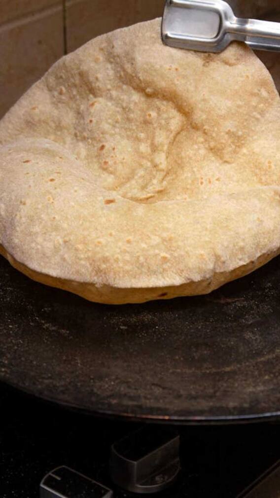 थाईलैंड में कितने रुपये की मिलती है एक रोटी?