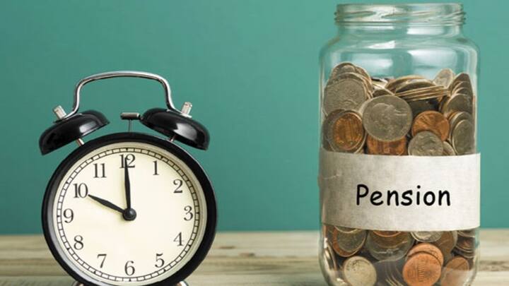 अगर इसे समय रहते जमा नहीं करवाया गया तो पेंशन रुक सकती है. हालांकि बाद में इसे दोबारा चालू करवाया जा सकता है. लेकिन इसमें वक्त लगता है. इस दौरान जरूरी खर्चों के लिए पैसे की तंगी भी हो जाती है. जो पेंशनर्स के लिए सही नहीं होती है. इसलिए इस काम को हर साल करवाना लेना जरूरी है.