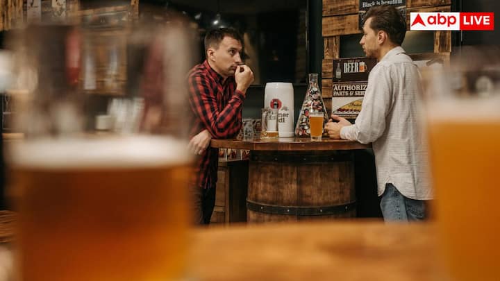 स्पाइसी चिकन विंग्स और बियर की जोड़ी हिट है. मसालेदार और टंगी चिकन फ्लेवर बियर के साथ एकदम सूट करता है.