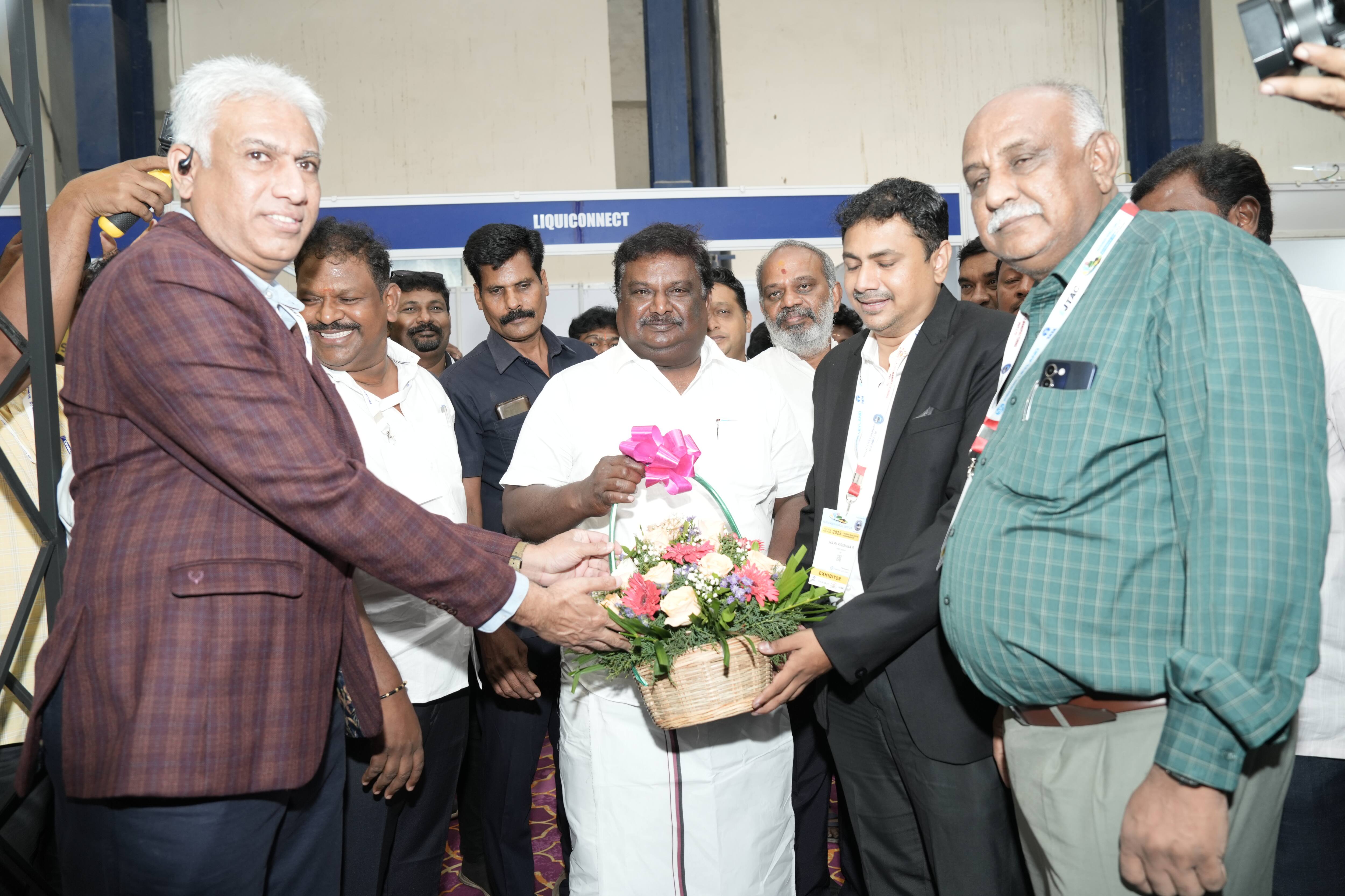 சென்னை பயணிகள் வாகனக் கண்காட்சி 2.0: புதிய தொழில்நுட்ப வாகனங்கள் , டாக்டர் ரவி பச்சமுத்து பங்கேற்பு!