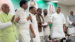 Bihar elections 2025: चुनावी वर्ष में कांग्रेस को बड़ा झटका, पार्टी के वरिष्ठ नेता ने थाम लिया JDU का दामन