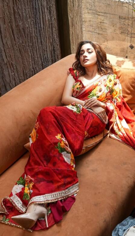 ટીના દત્તાએ ચૌલી પહેરી સોફામાં કરાવ્યું ફોટોશૂટ