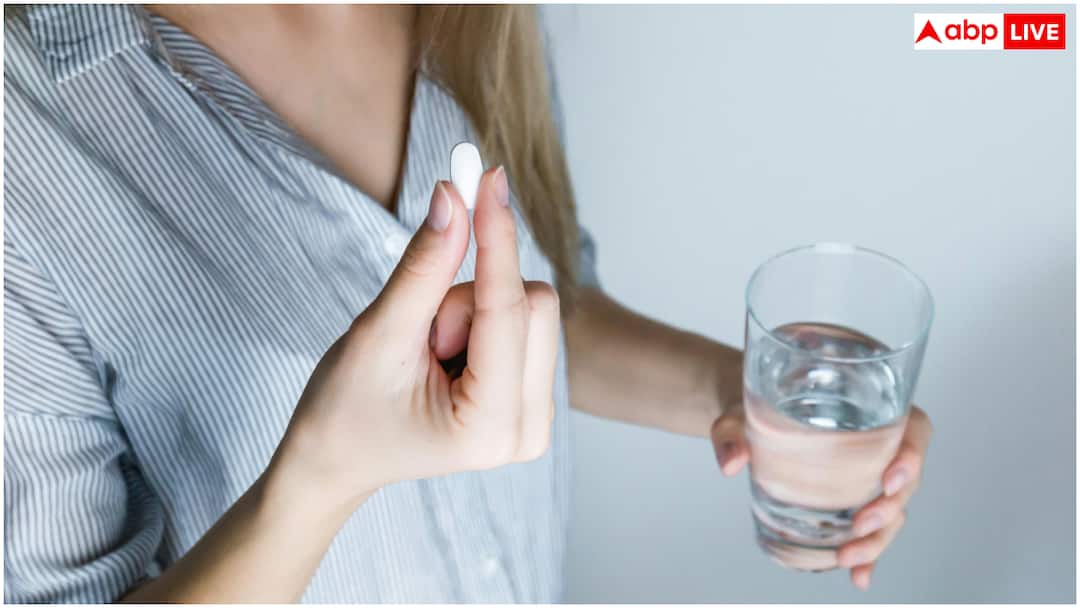 इन दवाओं के साथ कभी मत खाना Ibuprofen, वरना सड़ जाएगी किडनी Kidney Risk The Truth About Ibuprofen and Blood Pressure Medication इन दवाओं के साथ कभी मत खाना Ibuprofen, वरना सड़ जाएगी किडनी