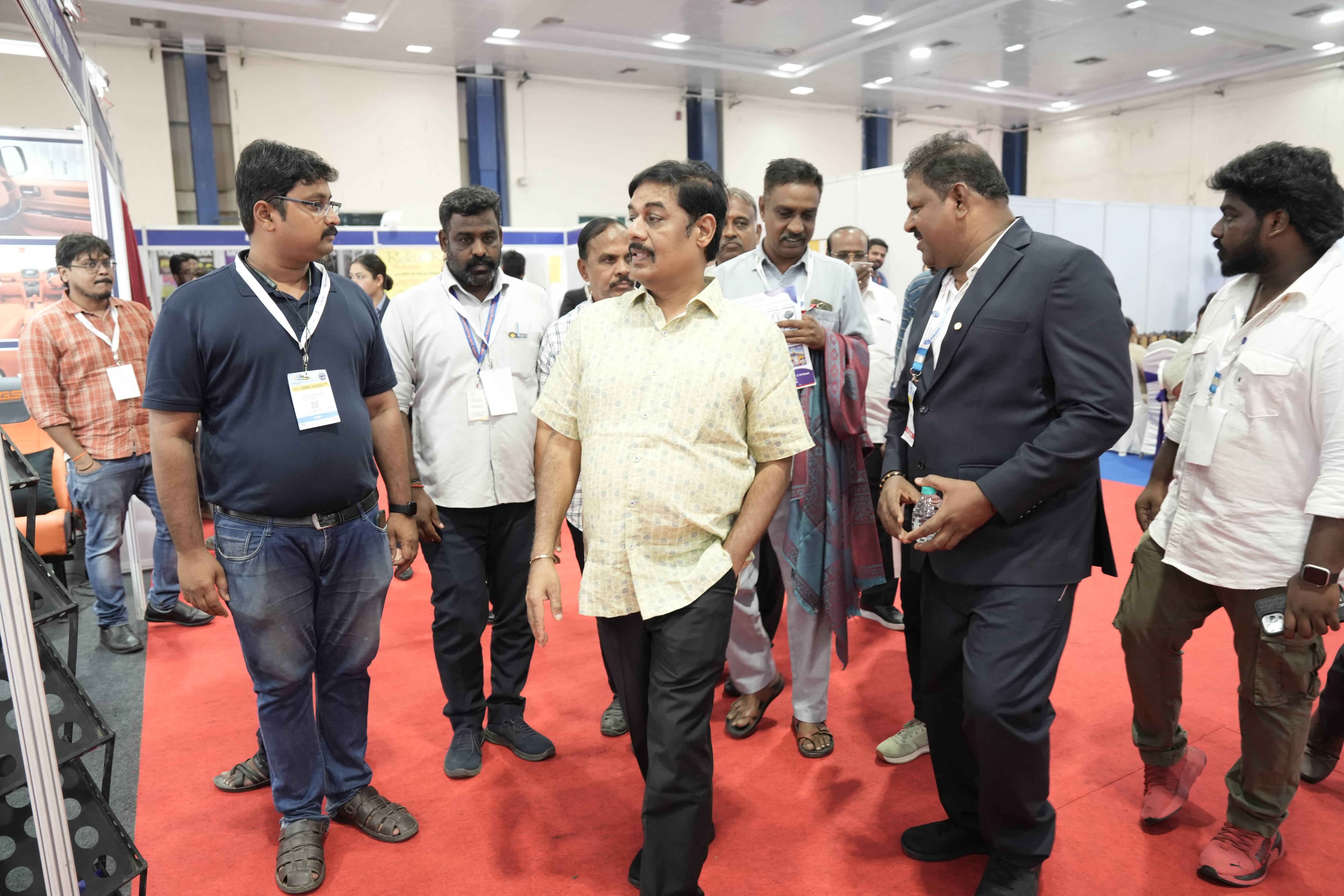 சென்னை பயணிகள் வாகனக் கண்காட்சி 2.0: புதிய தொழில்நுட்ப வாகனங்கள் , டாக்டர் ரவி பச்சமுத்து பங்கேற்பு!