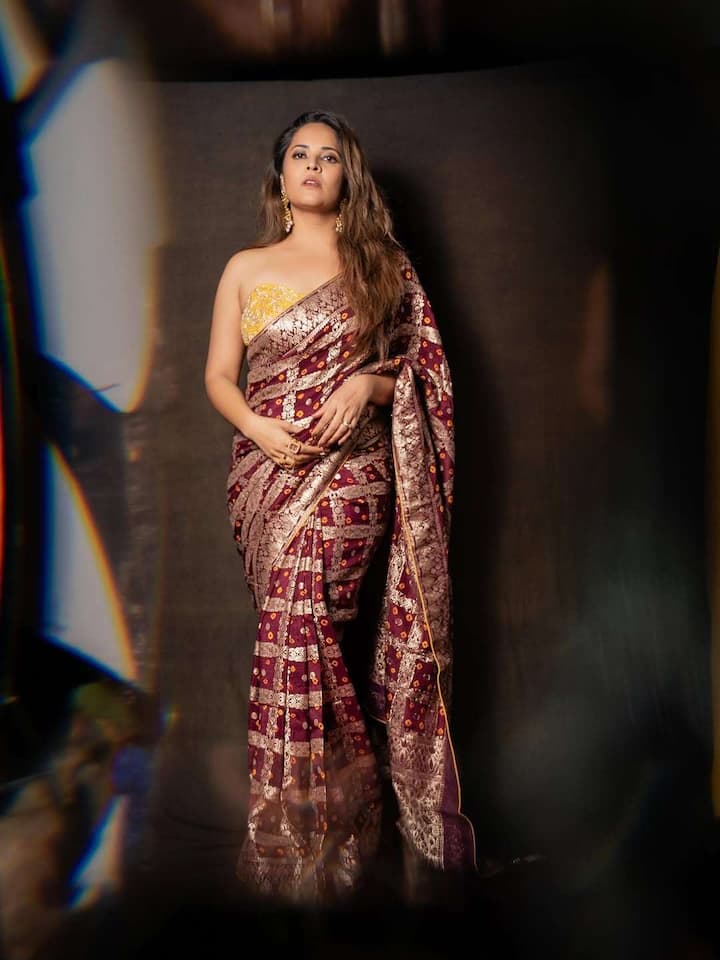 అనసూయ భరద్వాజ్... ఓ వైపు యాంకరింగ్ మరోవైపు మూవీస్‌లో తనదైన క్రేజ్‌తో దూసుకెళ్తున్నారు. Image Source: Instagram