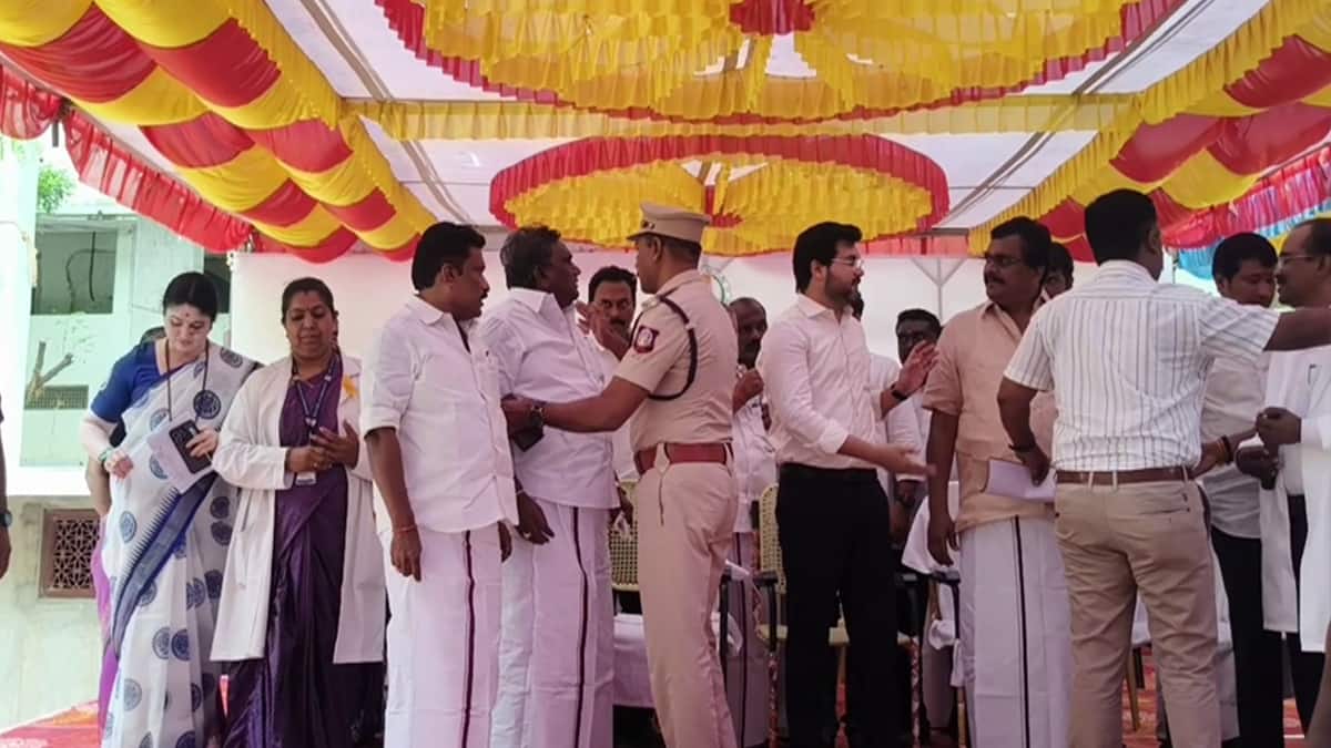 திமுக எம்.பி., எம்.எல்.ஏ மேடையில் மோதல் ! மன்னிப்பு கேட்க போஸ்டர்,திமுக-வில் வெடித்த  உட்கட்சி  பூசல்?