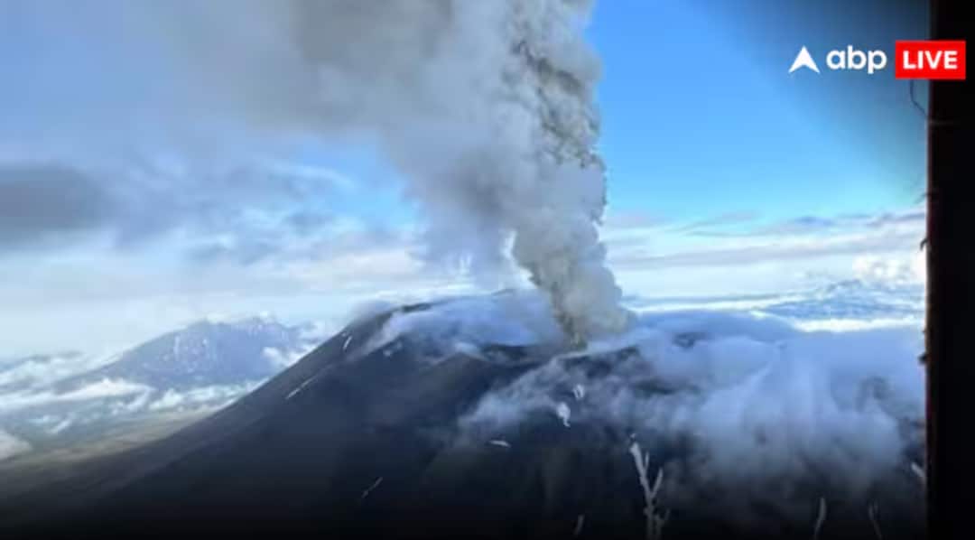 Russia Volcano: ਰੂਸ ਵਿੱਚ 600 ਸਾਲਾਂ ਬਾਅਦ ਫਟਿਆ ਜਵਾਲਾਮੁਖੀ, ਚਿਲੀ ਸਮੇਤ ਕਈ ਟਾਪੂਆਂ 'ਤੇ ਸੁਨਾਮੀ ਦੀ ਚੇਤਾਵਨੀ, ਜਾਣੋ ਕਿੰਨਾ ਹੋਇਆ ਨੁਕਸਾਨ Russia krasheninnikov volcano erupted after 600 years in Kamchatka may be related to recent earthquake Russia Volcano: ਰੂਸ ਵਿੱਚ 600 ਸਾਲਾਂ ਬਾਅਦ ਫਟਿਆ ਜਵਾਲਾਮੁਖੀ, ਚਿਲੀ ਸਮੇਤ ਕਈ ਟਾਪੂਆਂ 'ਤੇ ਸੁਨਾਮੀ ਦੀ ਚੇਤਾਵਨੀ, ਜਾਣੋ ਕਿੰਨਾ ਹੋਇਆ ਨੁਕਸਾਨ