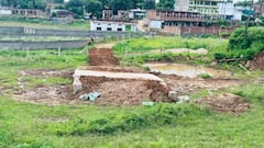 सिंगरौली: बीच खेत खड़ा कर दिया पुल, मगर रास्ता कहीं नहीं! आप भी देखें अनोखी कलाकारी 