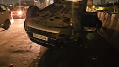 Mumbai Car Accident: मुंबईच्या पश्चिम द्रुतगती मार्गावर पहाटे भीषण अपघात, डिव्हायडरला ठोकून कार पलटी