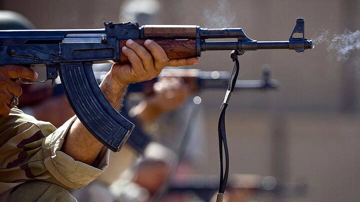 Even after full load, maximum weight of this rifle is around 4 kg. Through this, about 600 rounds can be fired in a minute. That is, 10 tablets can be fired in 1 second.