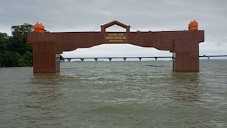 प्रयागराज में जल प्रलय से त्राहिमाम, रिहायशी इलाकों में भरा गंगा-यमुना का पानी, देखें बाढ़ की भयानक तस्वीरें