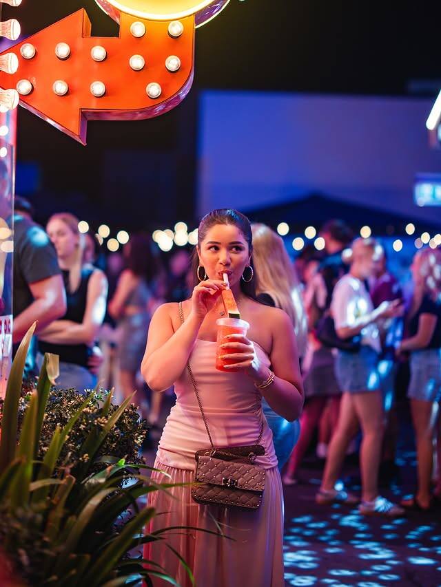 या मोहिमेंतर्गत, संबंधित देशांमध्ये पर्यटन वाढवण्यासाठी तिथल्या लोकप्रिय आणि विश्वासार्ह व्यक्तींना ब्रँड अॅम्बेसडर म्हणून सहभागी करून घेतले जात आहे.