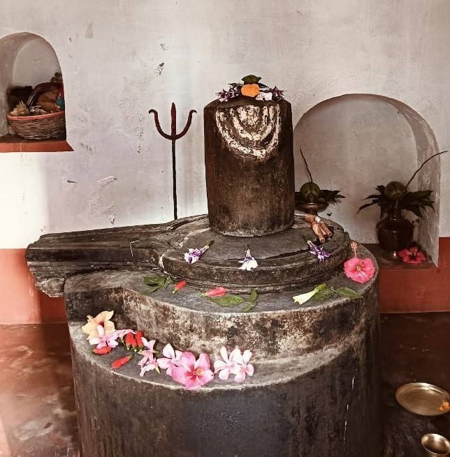 সন্তানের কল্যাণে শরণাপন্ন হয়েছিলেন মহাদেবের, শ্রীরামকৃষ্ণদেবের মায়ের শিবঠাকুর