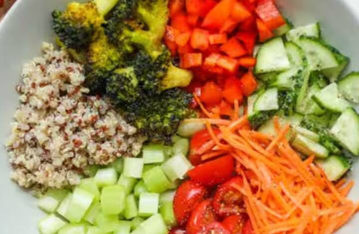 ਦਿਲ ਦੀ ਅਸਫਲਤਾ ਤੋਂ ਬਚਣ ਲਈ, ਸਿਗਰਟ ਅਤੇ ਤੰਬਾਕੂ ਛੱਡੋ, ਤੇਲ, ਘਿਓ ਅਤੇ ਚਰਬੀ ਘਟਾਓ, ਸਿਹਤਮੰਦ ਖੁਰਾਕ ਵੀ ਲਓ, ਤਣਾਅ ਘਟਾਓ ਅਤੇ ਕਾਫ਼ੀ ਨੀਂਦ ਲਓ।