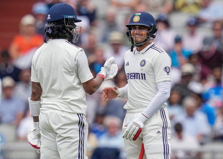 গিল, জাডেজার পাশাপাশি কেএল রাহুলও সিরিজ়ে ভারতের হয়ে পাঁচশোর অধিক রান করেন। এই প্রথম কোনও সিরিজ়ে তিন ভারতীয় ব্যাটার পাঁচশোর অধিক রান করলেন।