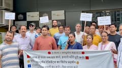 इरोस सूम्पूर्णम सोसाइटी के रहवासियों का प्रदर्शन, बुनियादी सुविधाओं के लिए बुलंद की आवाज
