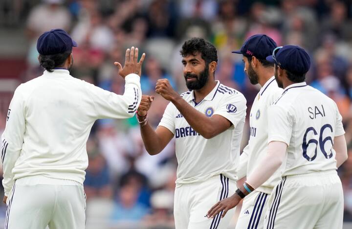 जरी तो प्लेइंग इलेव्हनमध्ये नसला तरी ड्रेसिंग रूममध्ये त्याची उपस्थिती तरुण गोलंदाजांसाठी फायदेशीर ठरू शकली असती. येथे हे देखील लक्षात घेण्यासारखे आहे की इंग्लंडचा कर्णधार बेन स्टोक्स देखील दुखापतीमुळे शेवटचा सामना खेळत नाही, परंतु तो अजूनही संघासोबत ड्रेसिंग रूममध्ये उपस्थित आहे. ज्यामुळे बुमराहच्या पुनरागमनाबद्दल प्रश्न उपस्थित केले जात आहेत.