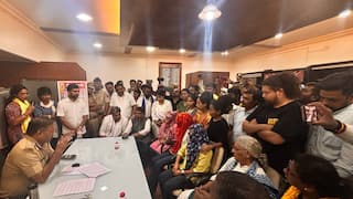 Pune Kothrud Crime: पुण्यात तरुणींचा छळ, माजी पोलीस अधिकाऱ्यासाठी राजकीय पक्षाच्या नेत्याचा फोन? रोहित पवारांचं सूचक ट्विट