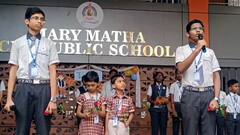 ஒரே பள்ளியில் 17 இரட்டையர்களுக்கு பள்ளி கொடுத்த சர்ப்ரைஸ்... நெகிழ்ச்சியில் மாணவ, மாணவிகள்