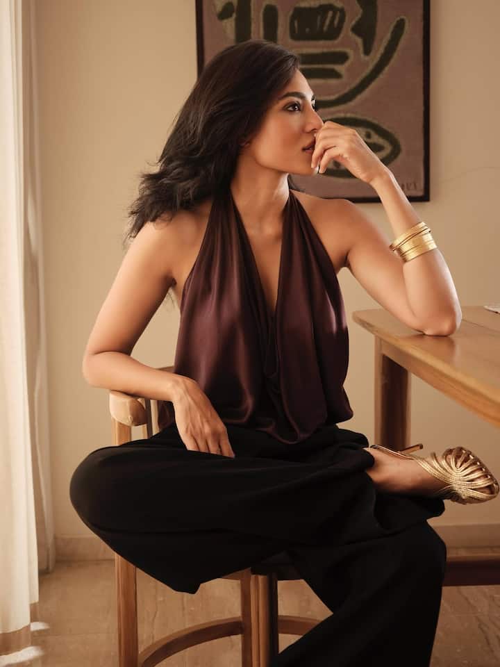 Sobhita Dhulipala is once again making headlines — this time for her sizzling new photos that have taken social media by storm. The actress, celebrated for her effortless style and striking presence, dropped a fresh set of pictures on Instagram that instantly went viral, leaving fans in awe.