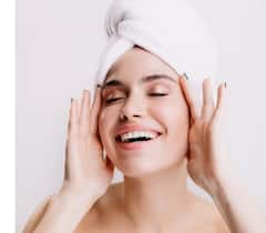 Skin care: เชเซเชฒเซเชเชจเชจเซเช เชชเซเชฐเซเชกเชเชถเชจ เชตเชงเชพเชฐเชตเชพ เชฎเชพเชเซ เชถเซเช เชเชพเชถเซ, เชกเชพเชฏเชเชฎเชพเช เช เชซเซเชก เชเชฐเซ เชธเชพเชฎเซเชฒ เชธเซเชเชฟเชจ เชนเชเชฎเซเชถเชพ เชฐเชนเซเชถเซ เชเชพเชเช