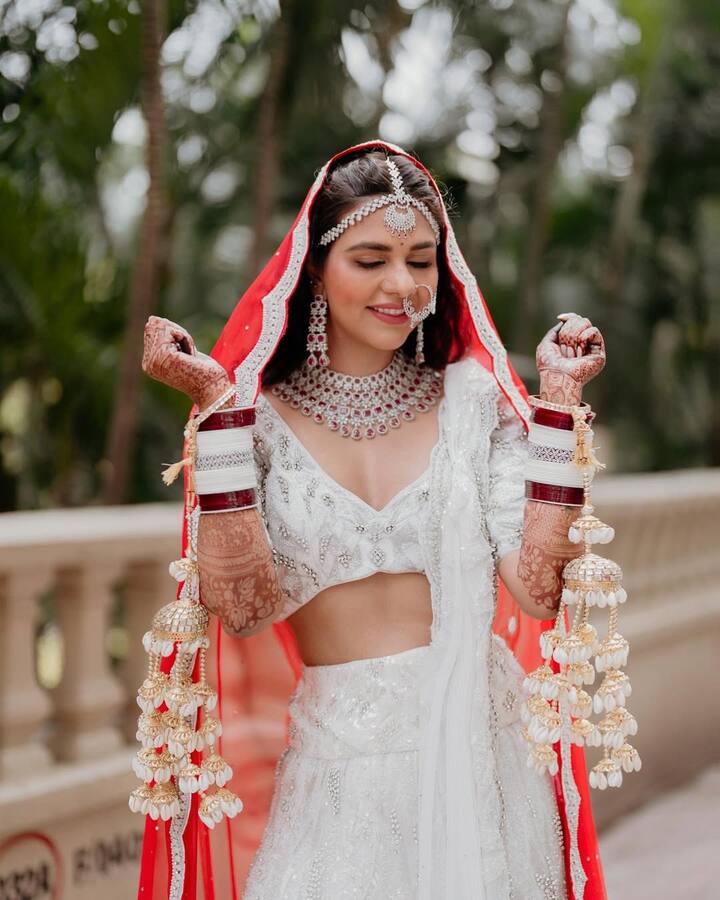 एक्ट्रेस ने कहा कि किसी भी रिश्ते में प्यार और इज्जत के साथ लॉयलटी बहुत जरूरी होती है. ऐसे शख्स के संग आप लिवइन में रह सकते हैं.