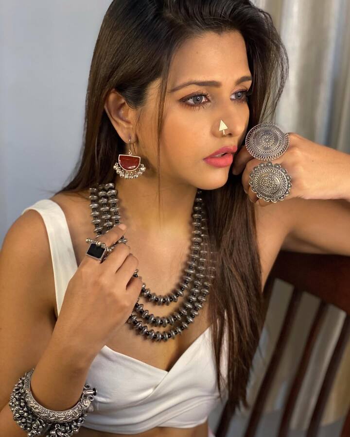 दो शादी टूटने के बाद दलजीत कौर अपनी सिंगल लाइफ को एंजॉय कर रही हैं. एक्ट्रेस फिलहाल अपने बेटे और करियर पर फोकस कर रही हैं.