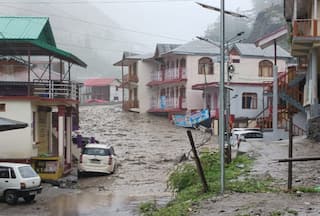 Uttarkashi Cloud Burst: ધરાલીમાં વાદળ ફાટતા તબાહી, અનેક લોકો ગુમ, હેલ્પલાઈન નંબર જાહેર 