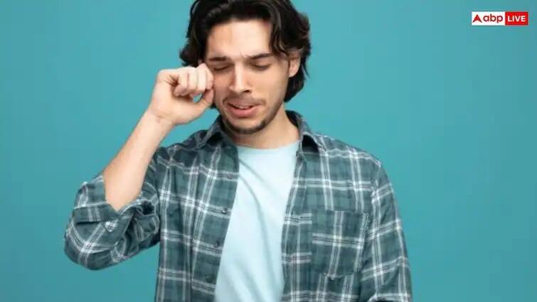 eye twitching symptom of vitamin deficiency what doctors say Eye Twitching: આંખ ફરકવીએ શુભ-અશુભના સંકેત નથી, શરીરની આ તકલીફનું છે લક્ષણ