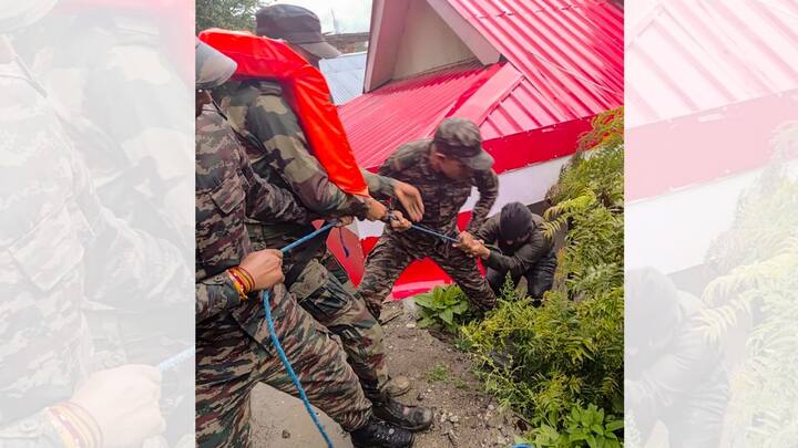 সমাজমাধ্যমে একটি পোস্ট করে তিনি লেখেন, “ধরালীর হড়পা বান নিয়ে উত্তরাখণ্ডের মুখ্যমন্ত্রীর সঙ্গে কথা হয়েছে। ওই ঘটনা সম্পর্কে খোঁজখবর নিয়েছি। আইটিবিপি-র তিনটি দল, জাতীয় বিপর্যয় মোকাবিলা বাহিনীর (এনডিআরএফ) চারটি দল ঘটনাস্থলে গিয়েছে।”